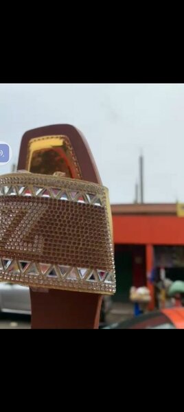 Sandales à talons hauts et à bride