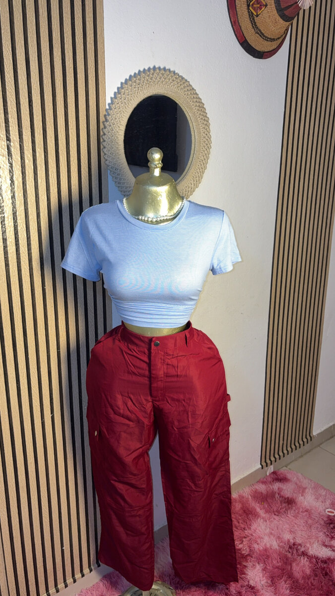 T-shirt bleu pour femme élégante