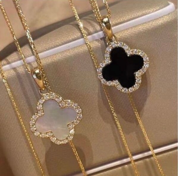 Collier Trèfle Élégant Femme