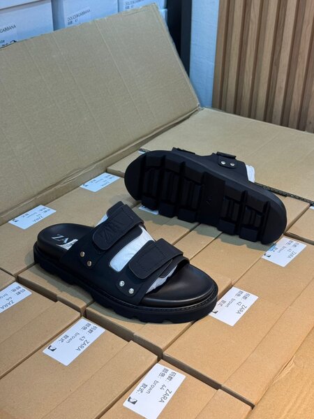 Sandales en cuir noir confort