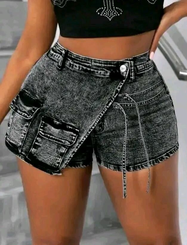 Short en jean noir unique