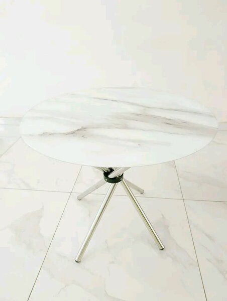 Table basse design en marbre blanc