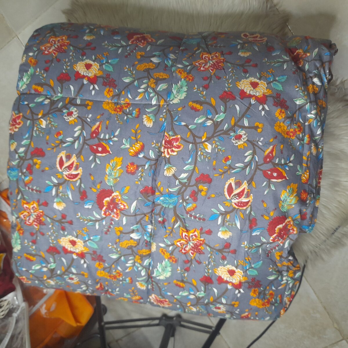 Couette réversible colorée pour lit