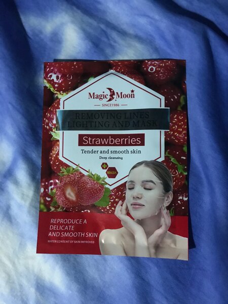 Masque visage fraise 3 à 1000f