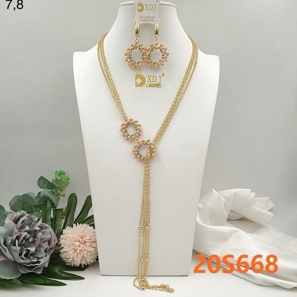 Collier pendentif élégant XDJ