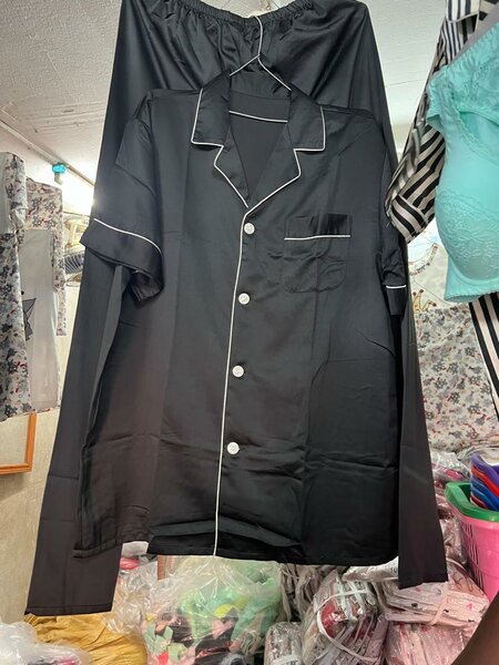 Pyjama en satin noir