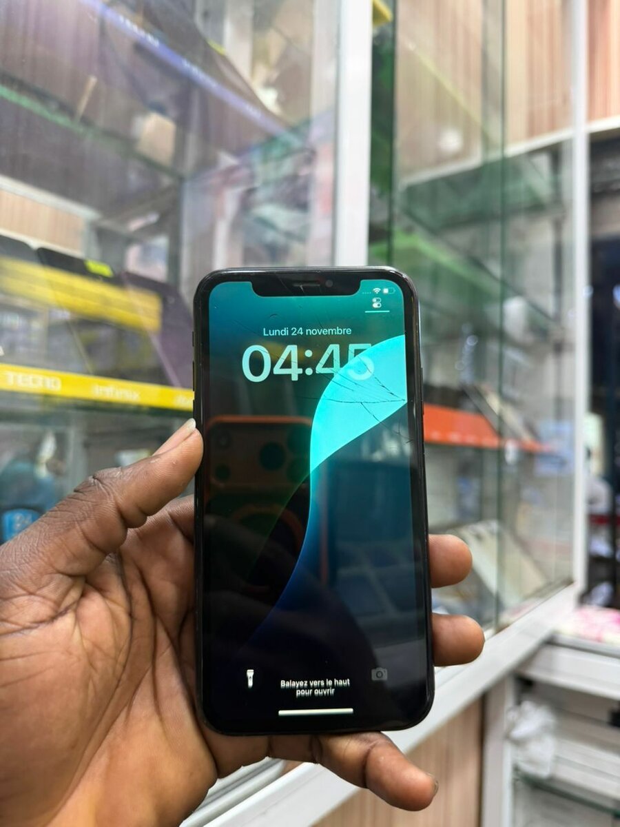 Xr 64Go 2nd main écran fissuré