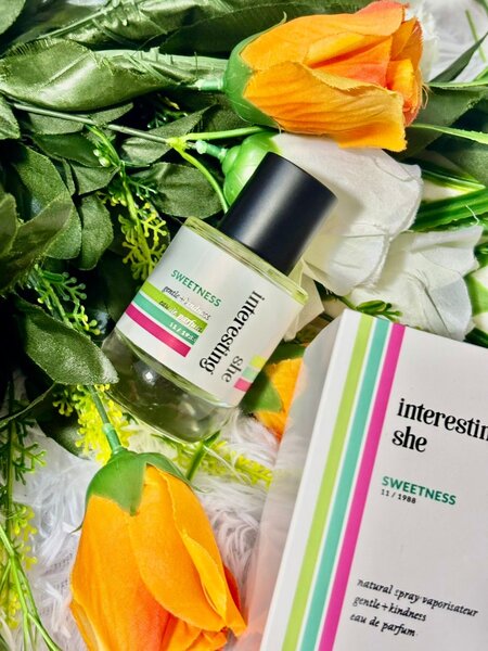 Parfum "Interesting She Sweetness"