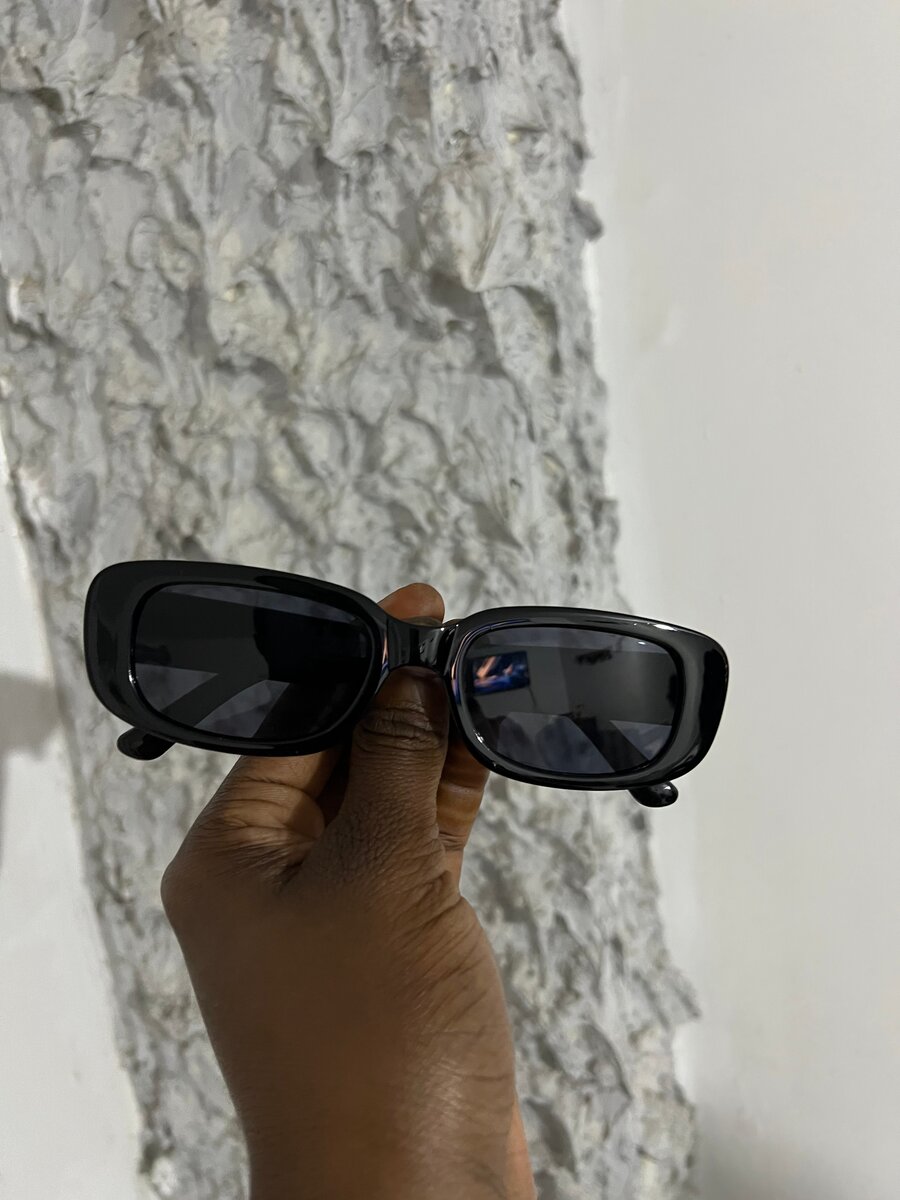Lunettes de soleil carrées élégantes