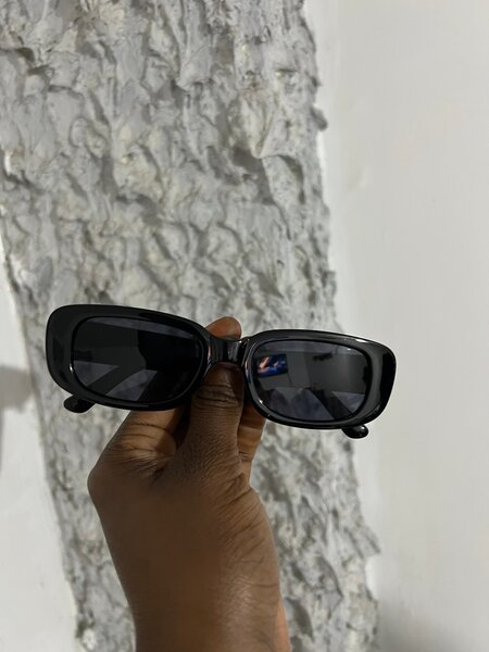 Lunettes de soleil carrées élégantes