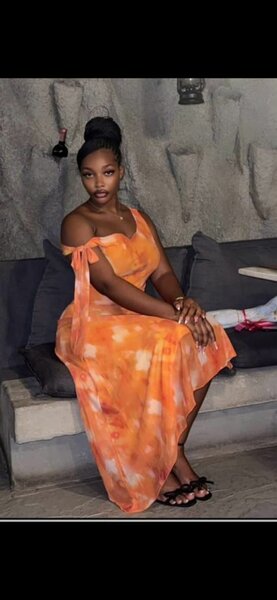 Robe Orange Évasée Élégante