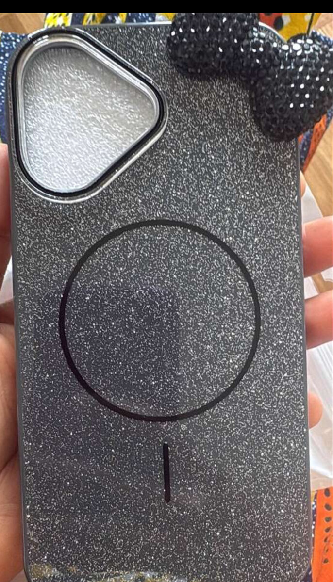 Coque iPhone pailletée magnétique