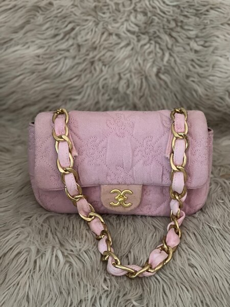 Sac à main rose élégant