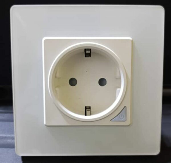 Prise murale connectée