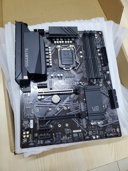 Carte mère Gigabyte ATX Z490