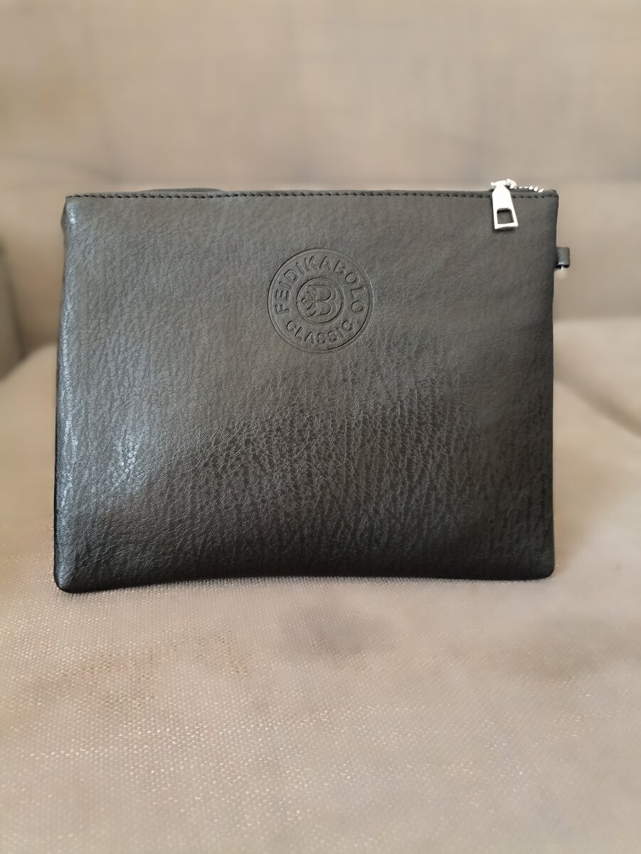 Trousse en cuir noir