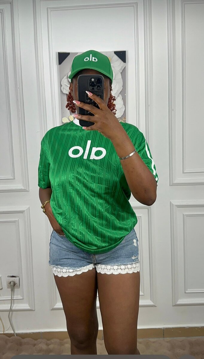 Casquettes et t-shirts Alo