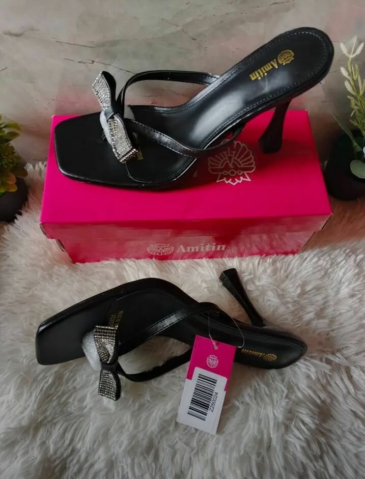 Mules à talons ornées élégantes