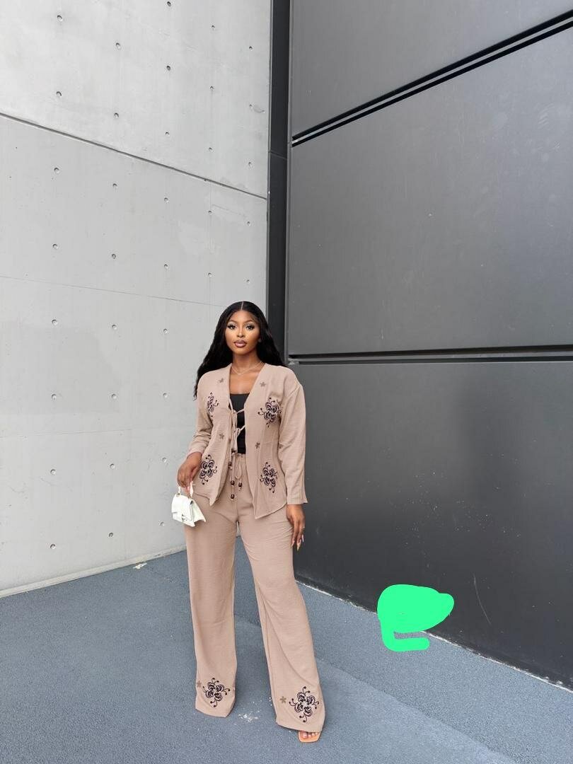 Ensemble élégant fleuri