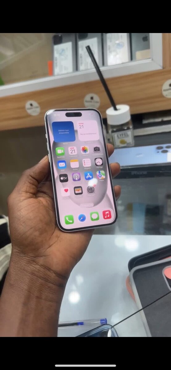 iPhone Blanc avec Écran Retina