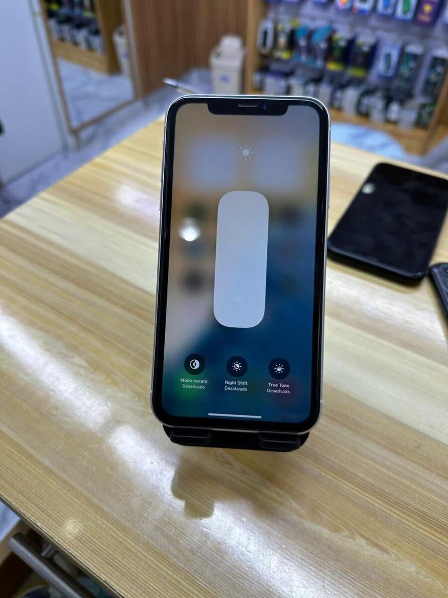 iPhone XR blanc débloqué