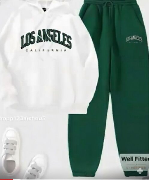 Ensemble de survêtement style urbain