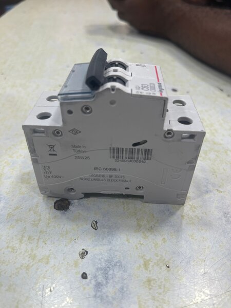 Disjoncteur Legrand 63A