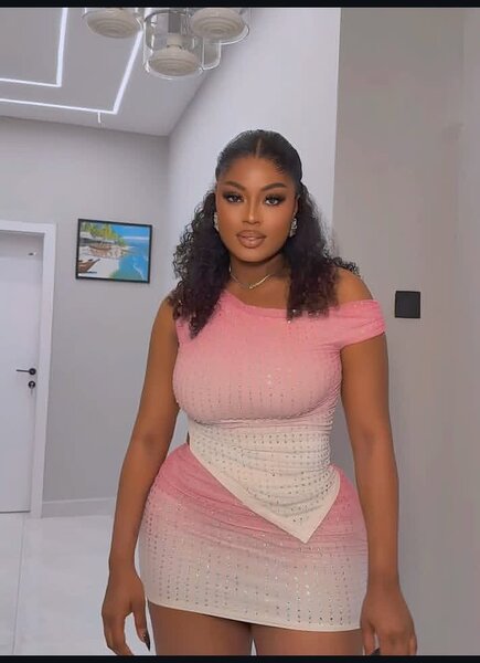 Robe moulante rose élégante