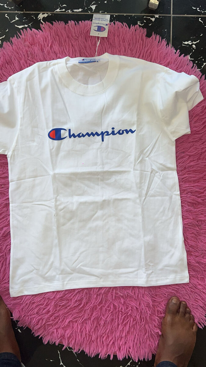 T-shirts Champion et Tommy