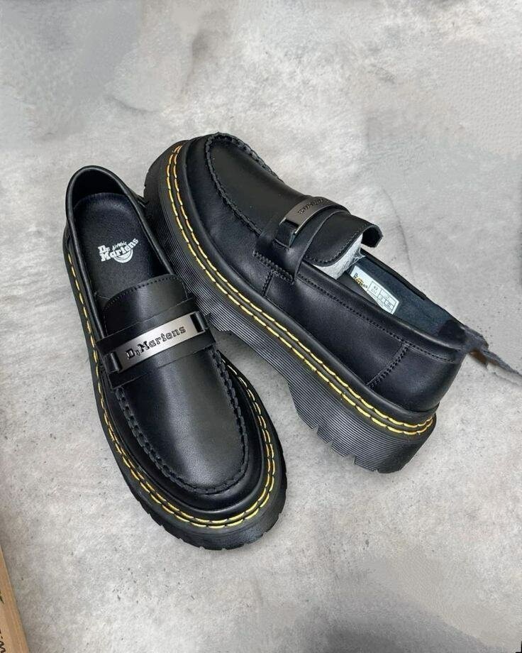 Mocassins noirs Dr. Martens