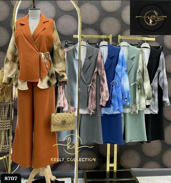 Costume élégant pour femmes