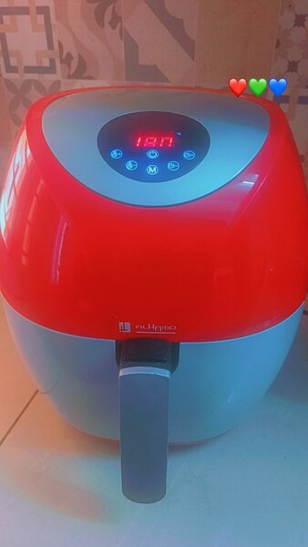 Friteuse à air compacte rouge