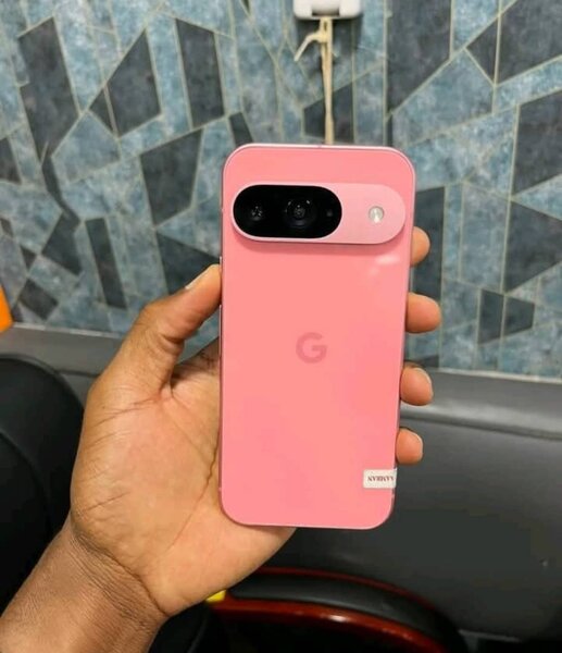 Google Pixel 8 rose