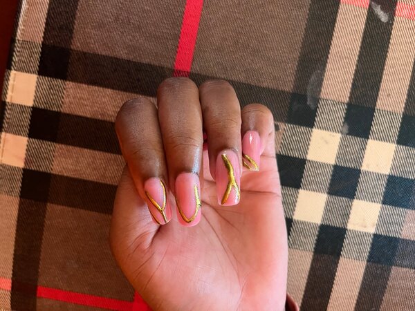 Faux ongles Nails by Lizou pour femmes