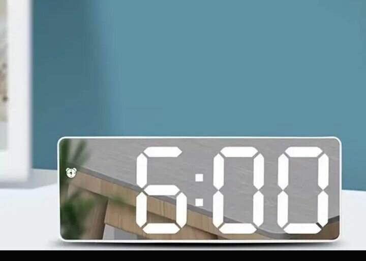 Horloge numérique LED miroir