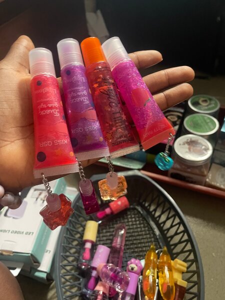 Lot de brillants à lèvres fruités