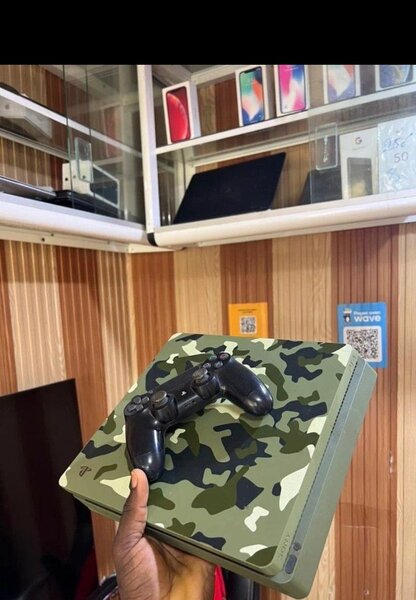 Console de Jeu avec Manettes