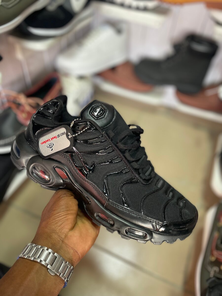 Baskets noires élégantes homme