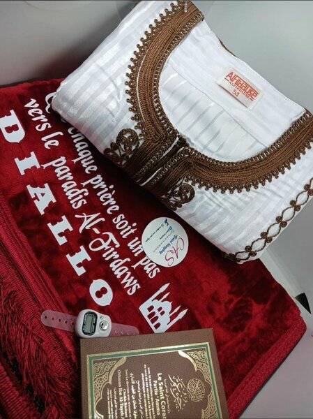 Ensemble prière jalabiya-tapis