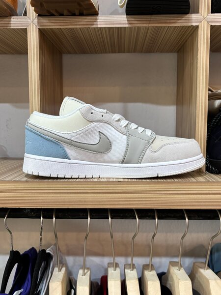 Baskets basses en daim élégant