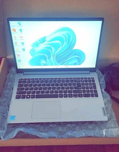 Ordinateur portable Lenovo