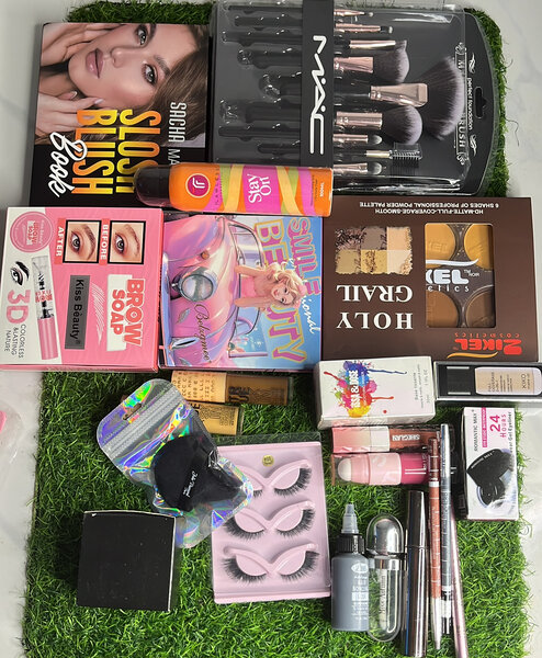 Makeup Brushes & Cosmetics Kit for Professional Makeup