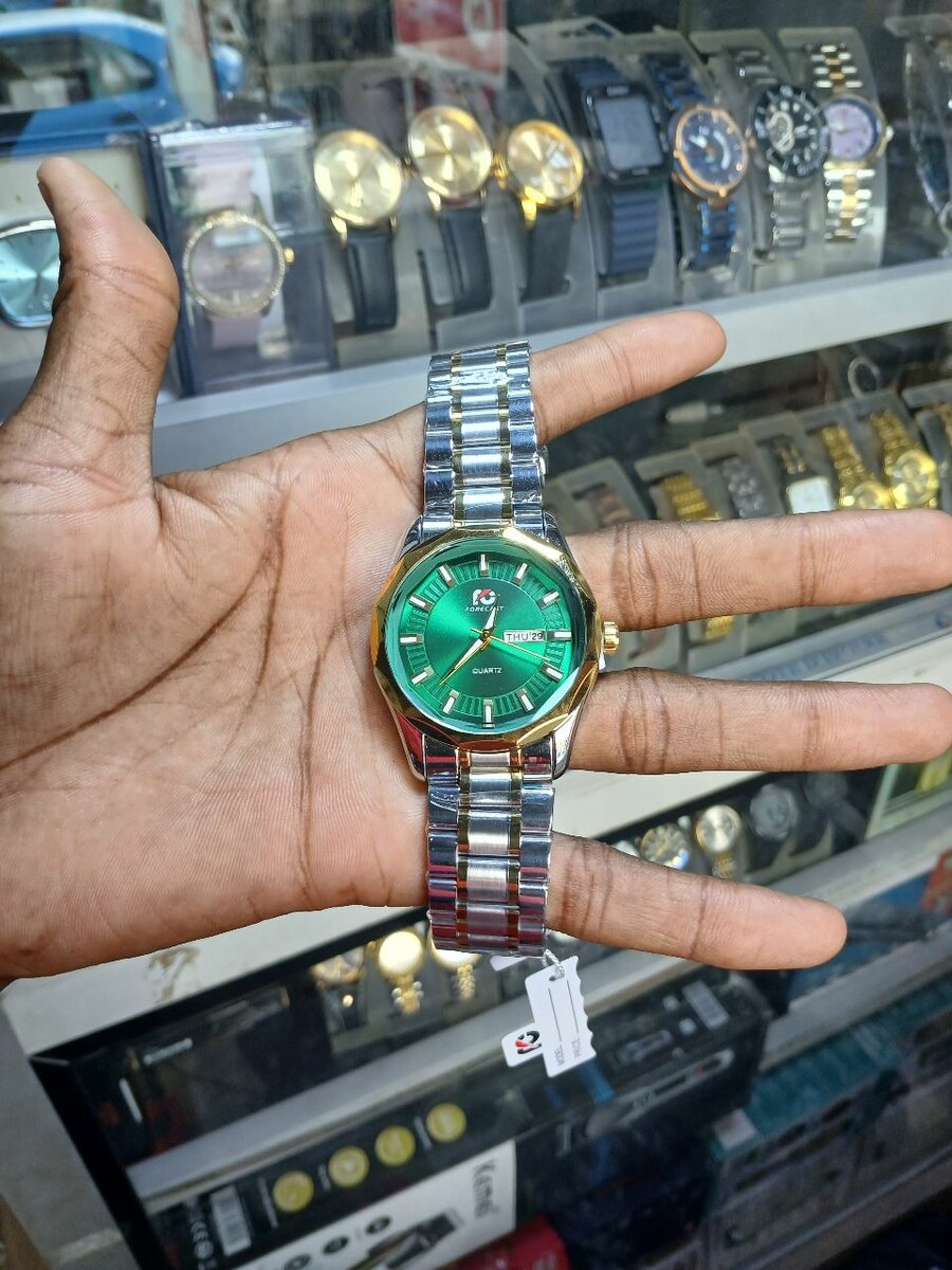 Montre bracelet acier élégant