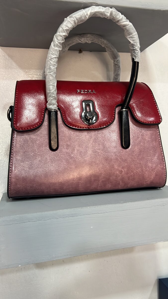 Sac à main en cuir bordeaux