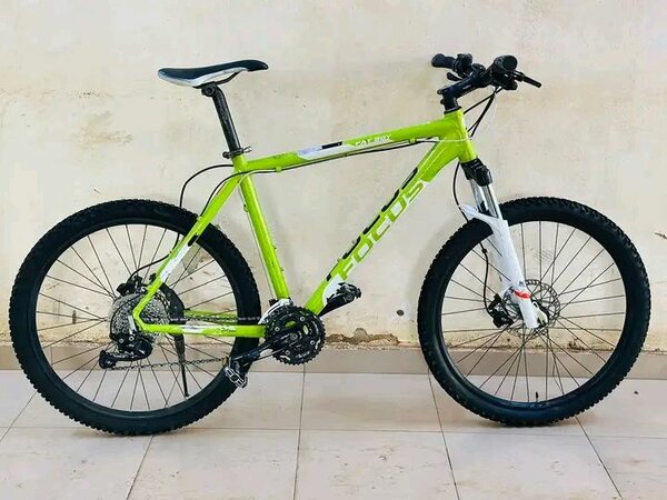 Vélo tout terrain robuste