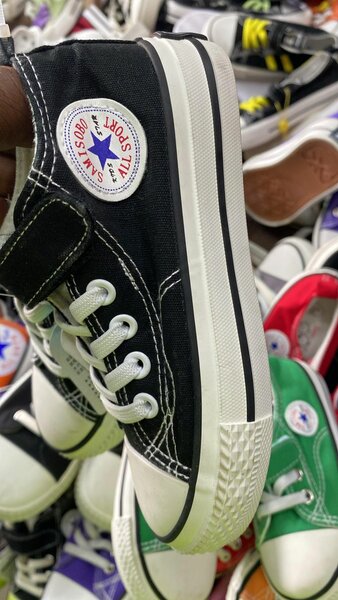 Baskets noires classiques unisexes
