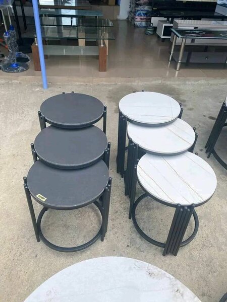 Tables gigognes modernes