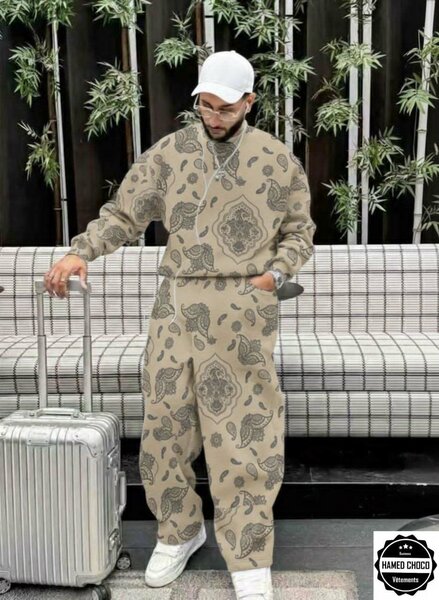 Ensemble streetwear motifs