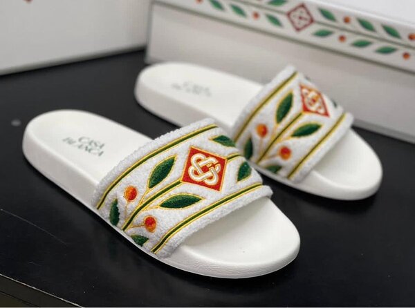 Claquettes ornées Casa Blanca