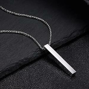 Collier pendentif barre élégant